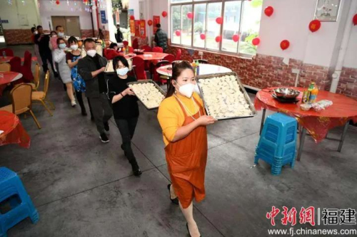 網(wǎng)絡(luò)中國節(jié)?春節(jié)丨年味濃濃幸福滿,！閩侯民企留廠員工這樣過大年
