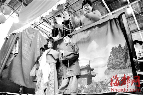 閩劇木偶戲勾起老福州回憶　舞臺前演繹悲歡離合