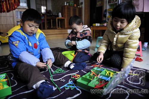 家長寒假搭伙請來幼師帶小孩　每家每天分?jǐn)?0元