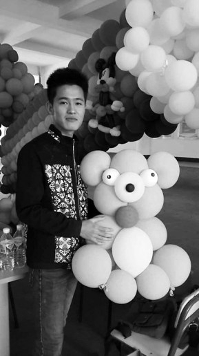 男生自學(xué)折百種氣球造型　一學(xué)期賺夠?qū)W費(fèi)生活費(fèi)