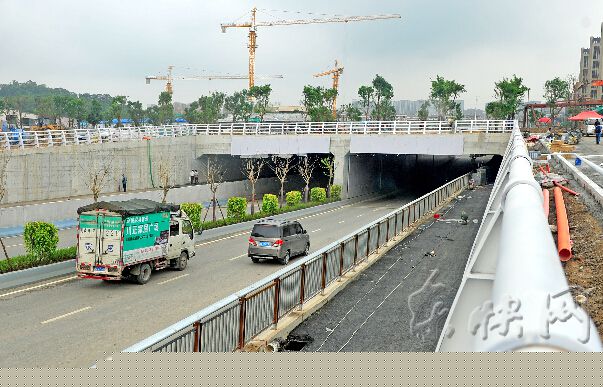 奧體片區(qū)四條路陸續(xù)完工　福灣路主線高架已通車