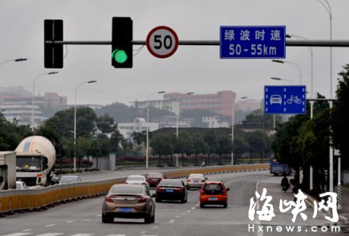 市區(qū)將有10條道路推行“綠波通行”　元旦前實(shí)施