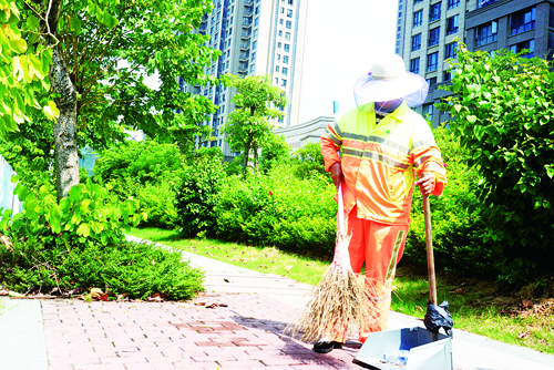 致敬,！那些高溫下的堅守,！