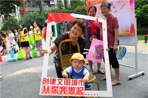 滿城“志愿紅” 文明在行動