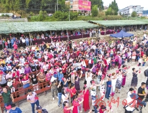 用金色豐收祝福祖國