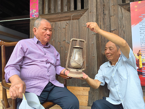 龍山“小小”聯(lián)絡(luò)員   桑梓情懷別樣濃