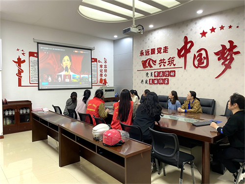 閩侯縣組織收看第八屆全國(guó)道德模范頒獎(jiǎng)儀式