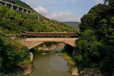 走訪慰問脫貧戶,、調研第一書記下派村,，縣領導高度重視鄉(xiāng)村振興