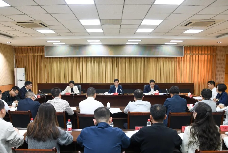 縣委書記到甘蔗街道檢查2024年全面從嚴(yán)治黨主體責(zé)任落實情況