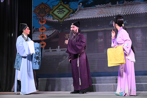 送戲下鄉(xiāng)慶國(guó)慶！村民：很好看！