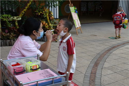 直擊:我縣中小學開學第一天