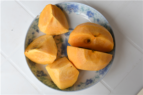江洋甜柿增產(chǎn)難銷 農(nóng)戶急盼暢通銷路