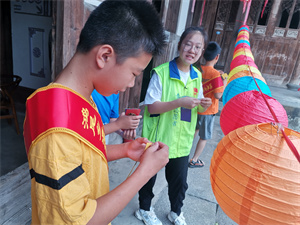 網(wǎng)絡中國節(jié)?中秋丨月滿中秋,，情暖人心,！溪源古寨七彩燈籠高高掛