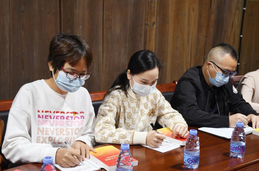 走新又走“心”,!省委黨校宣講團(tuán)走進(jìn)侯官傳黨音 走新又走“心”,!省委黨校宣講團(tuán)走進(jìn)侯官傳黨音