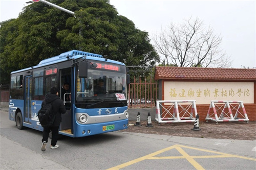 地鐵接駁專線開通,！回校更方便了,！