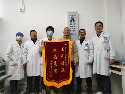 炒個雞蛋把碗吃進(jìn)去,？別慌