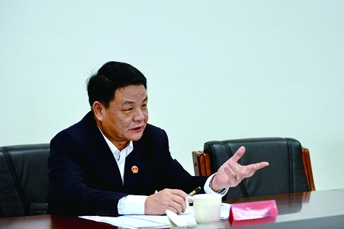 1縣人大常委會主任王彥強(qiáng)在代表團(tuán)分組討論上發(fā)言 (2)1.jpg