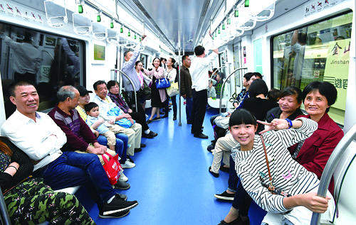 福州市民開心體驗(yàn),。福州日?qǐng)?bào)記者 葉義斌 攝.jpg